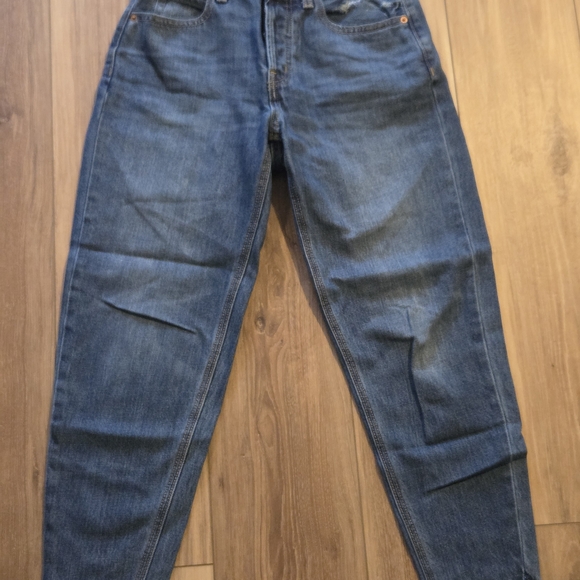 Old Navy High Rise Slouchy Taper  Women's Ankle Jeans - Picture 2 of 6